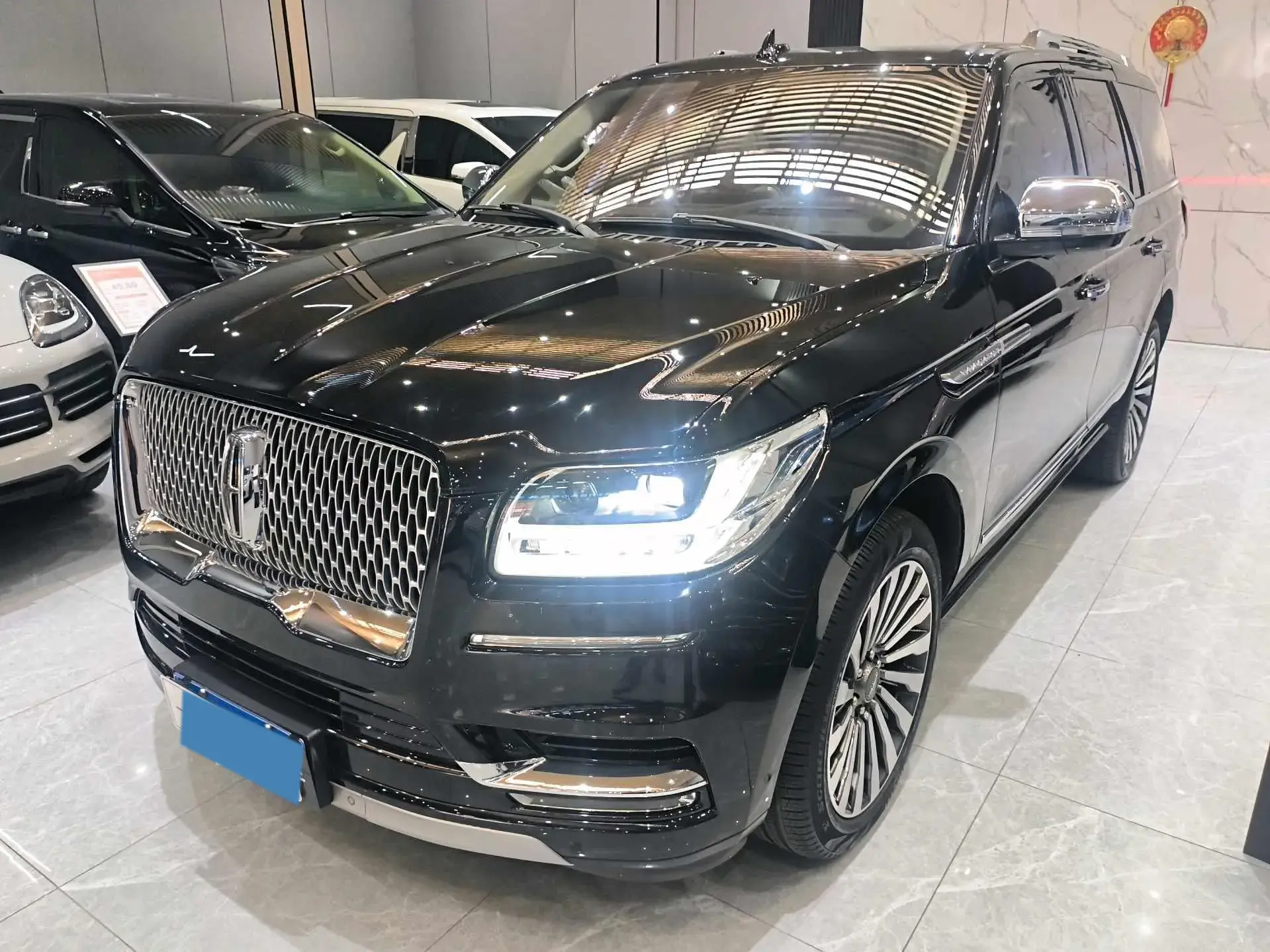 2019 LINCOLN NAVIGATOR view 1