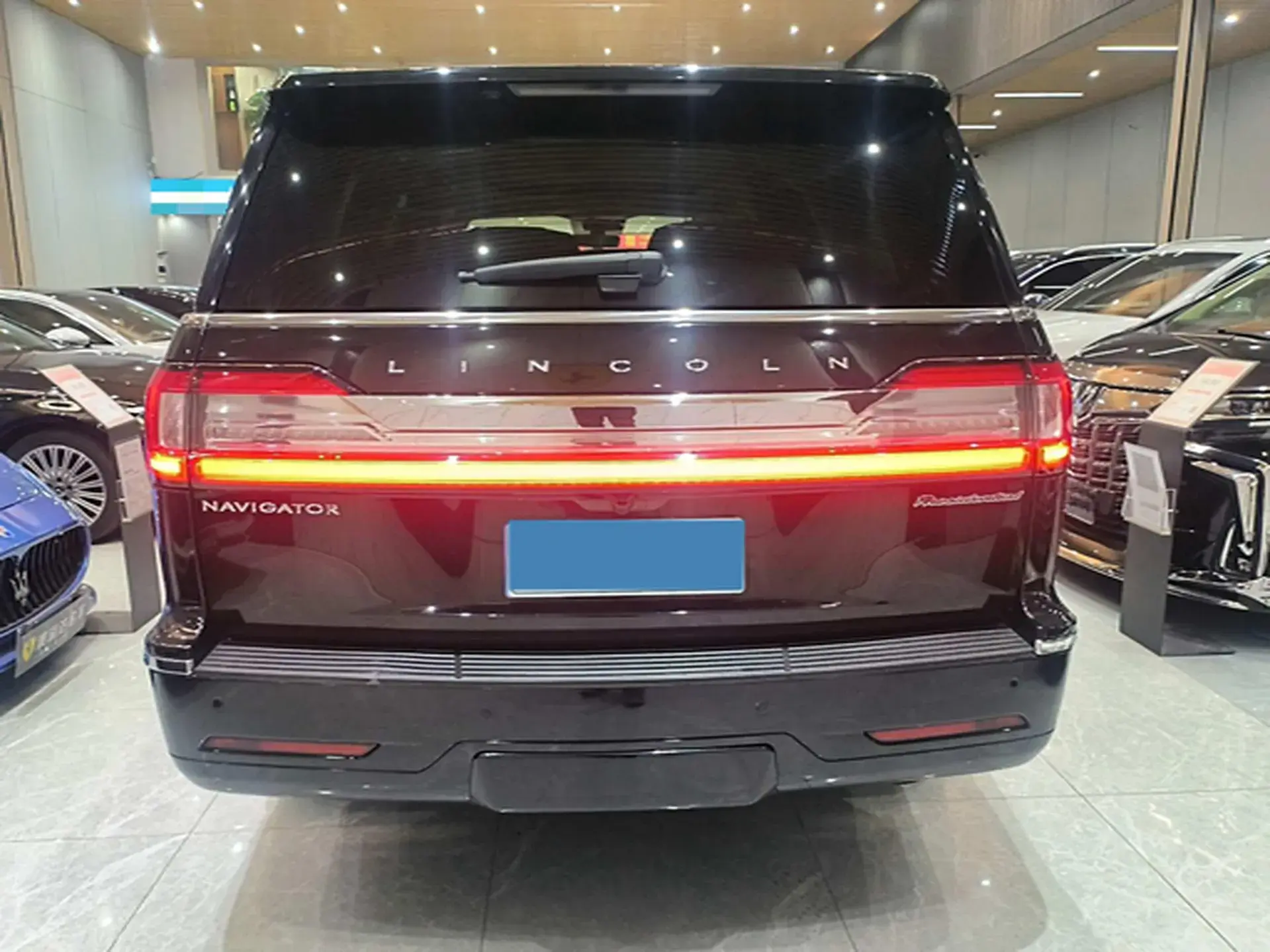 2019 LINCOLN NAVIGATOR thumbnail 3