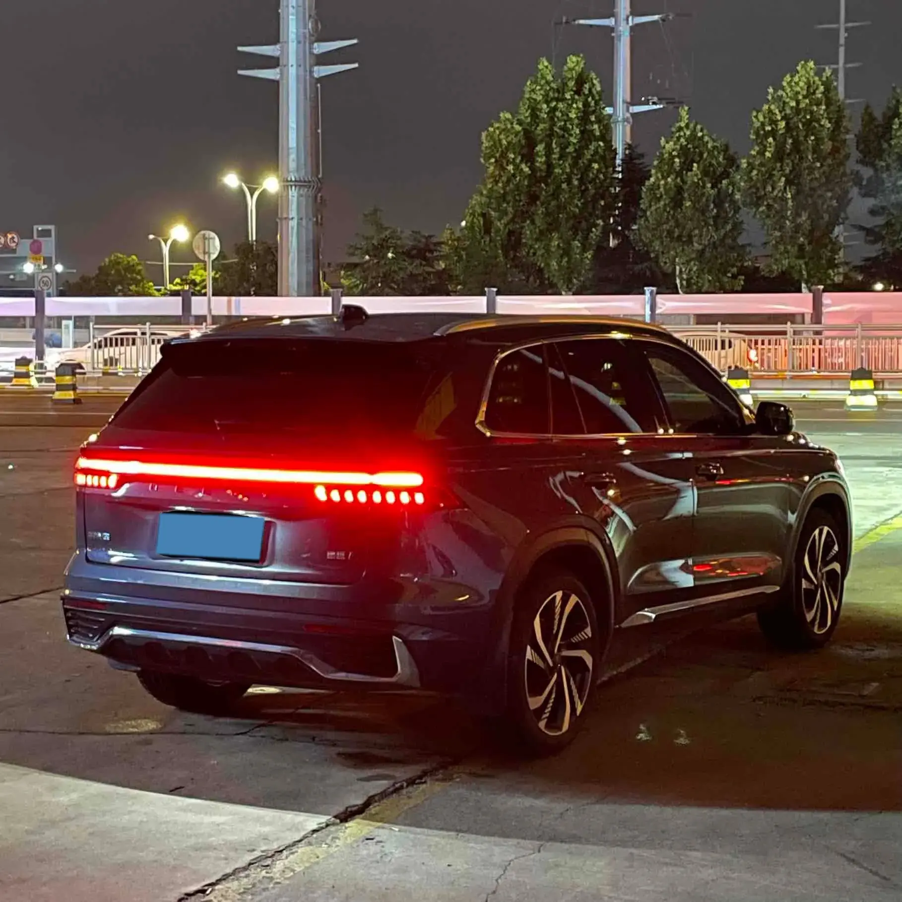 2024 GEELY MONJARO thumbnail 4