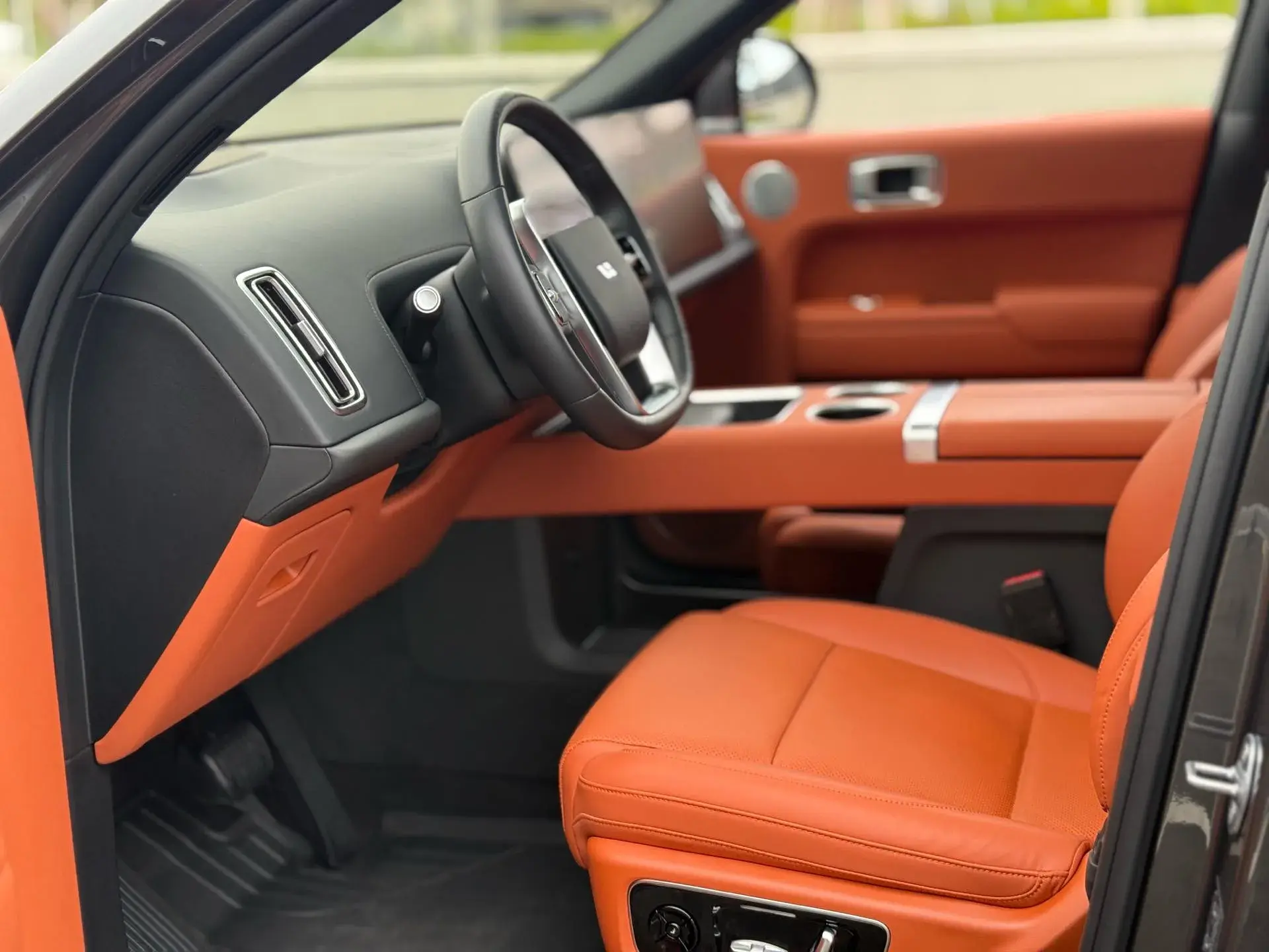 2023 LI L9 thumbnail 4