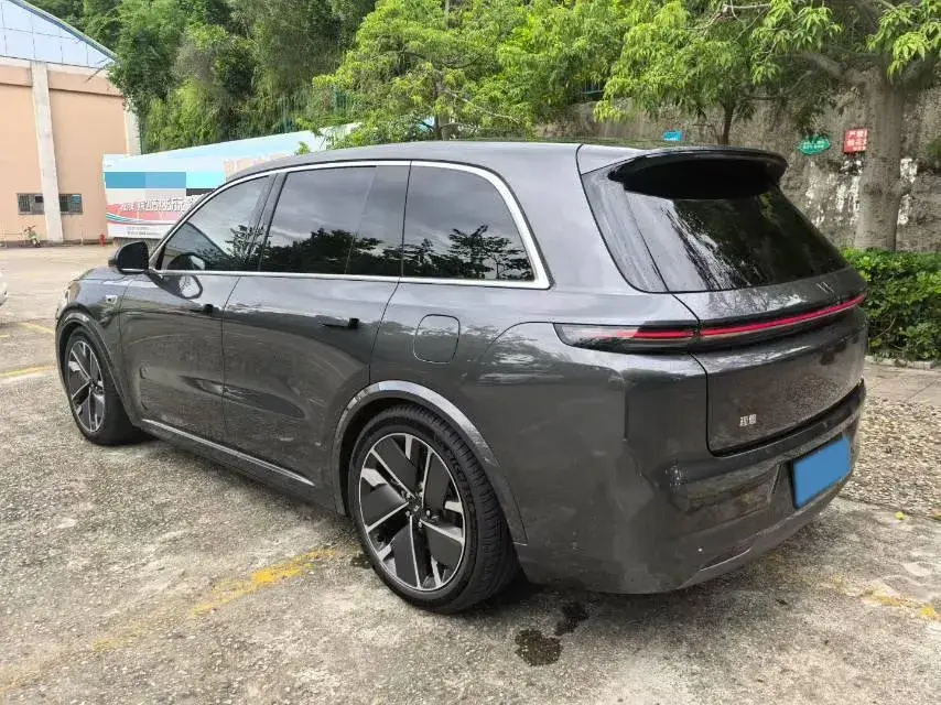 2025 LI L8 thumbnail 3