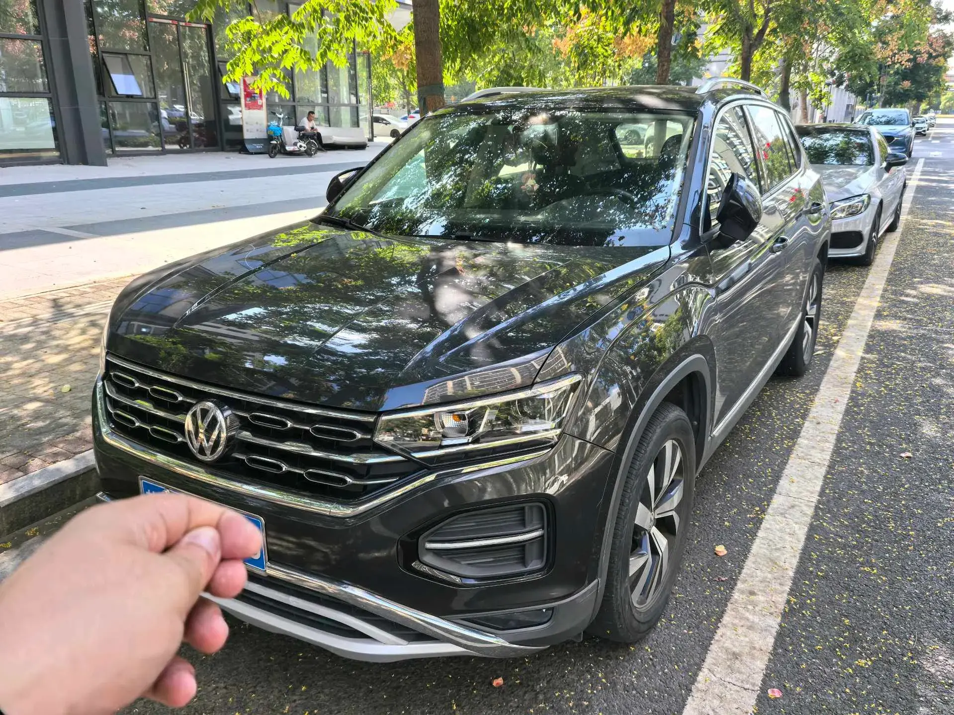 2019 VOLKSWAGEN TAYRON view 1