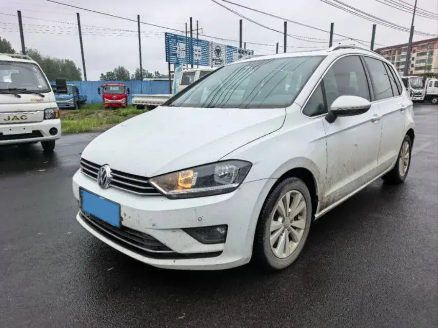 2018 VOLKSWAGEN GOLF view 1