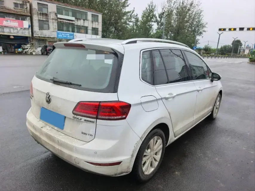 2018 VOLKSWAGEN GOLF thumbnail 4