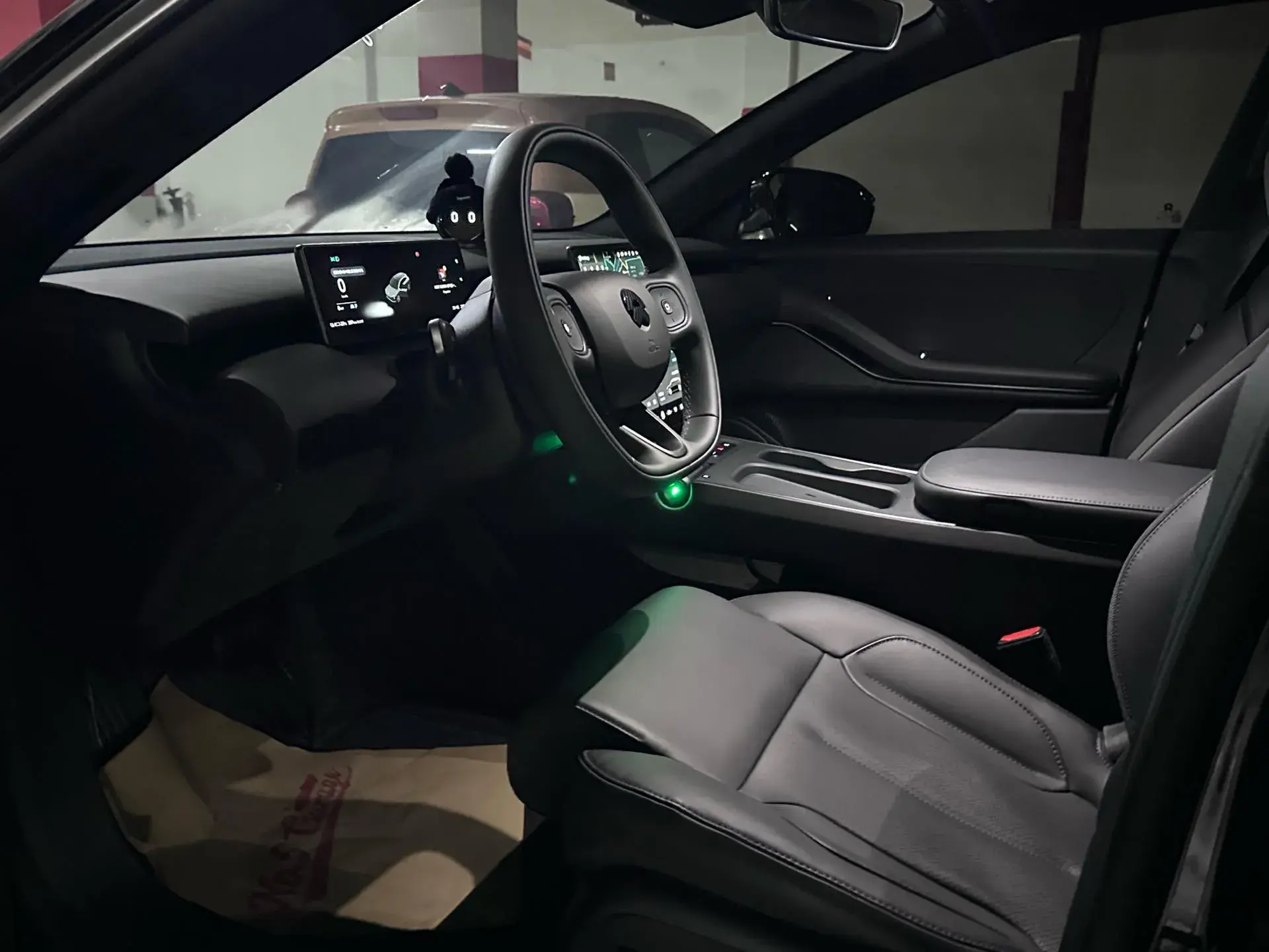 2024 NIO ET5T thumbnail 4