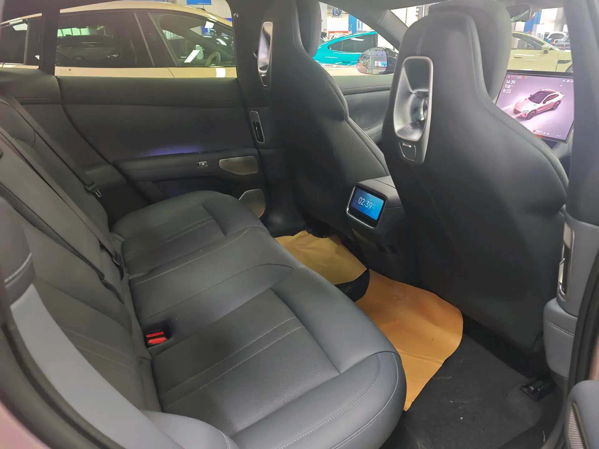 2025 MI YU7 thumbnail 4