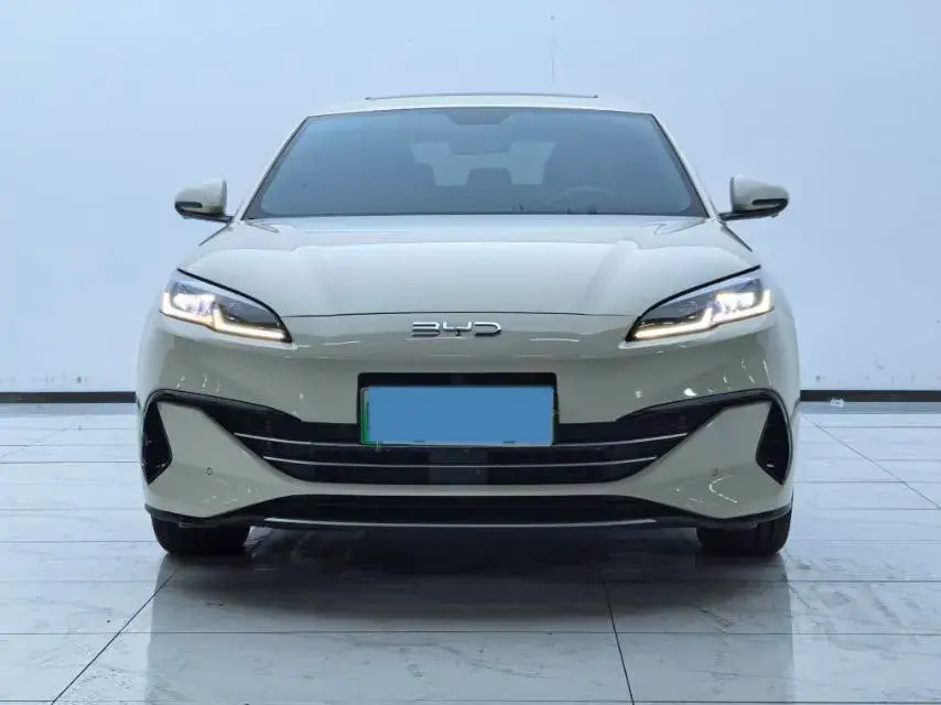 2024 BYD SEAL thumbnail 2