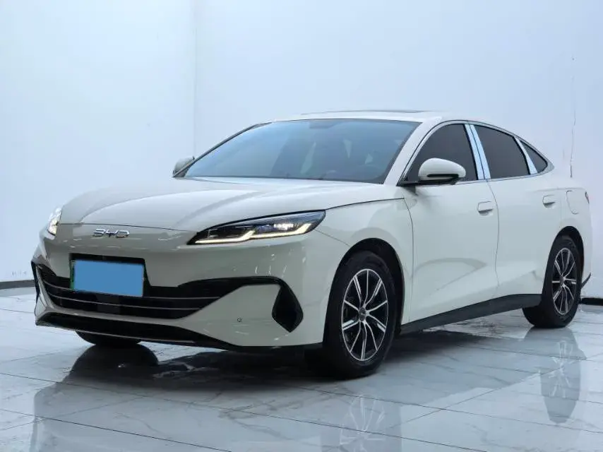 2024 BYD SEAL view 1