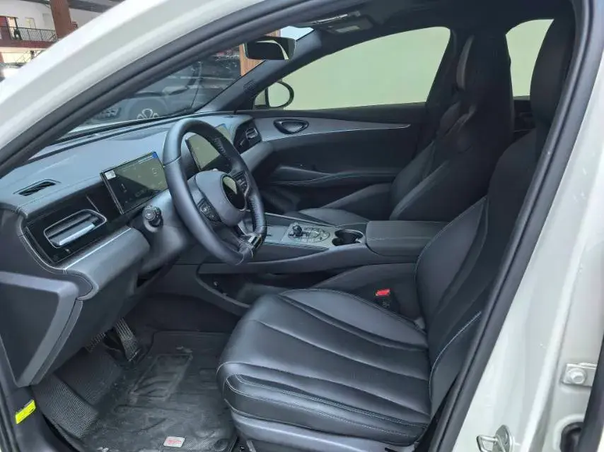 2024 BYD SEAL thumbnail 4