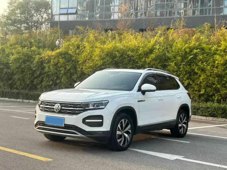 2020 VOLKSWAGEN TAYRON view 1