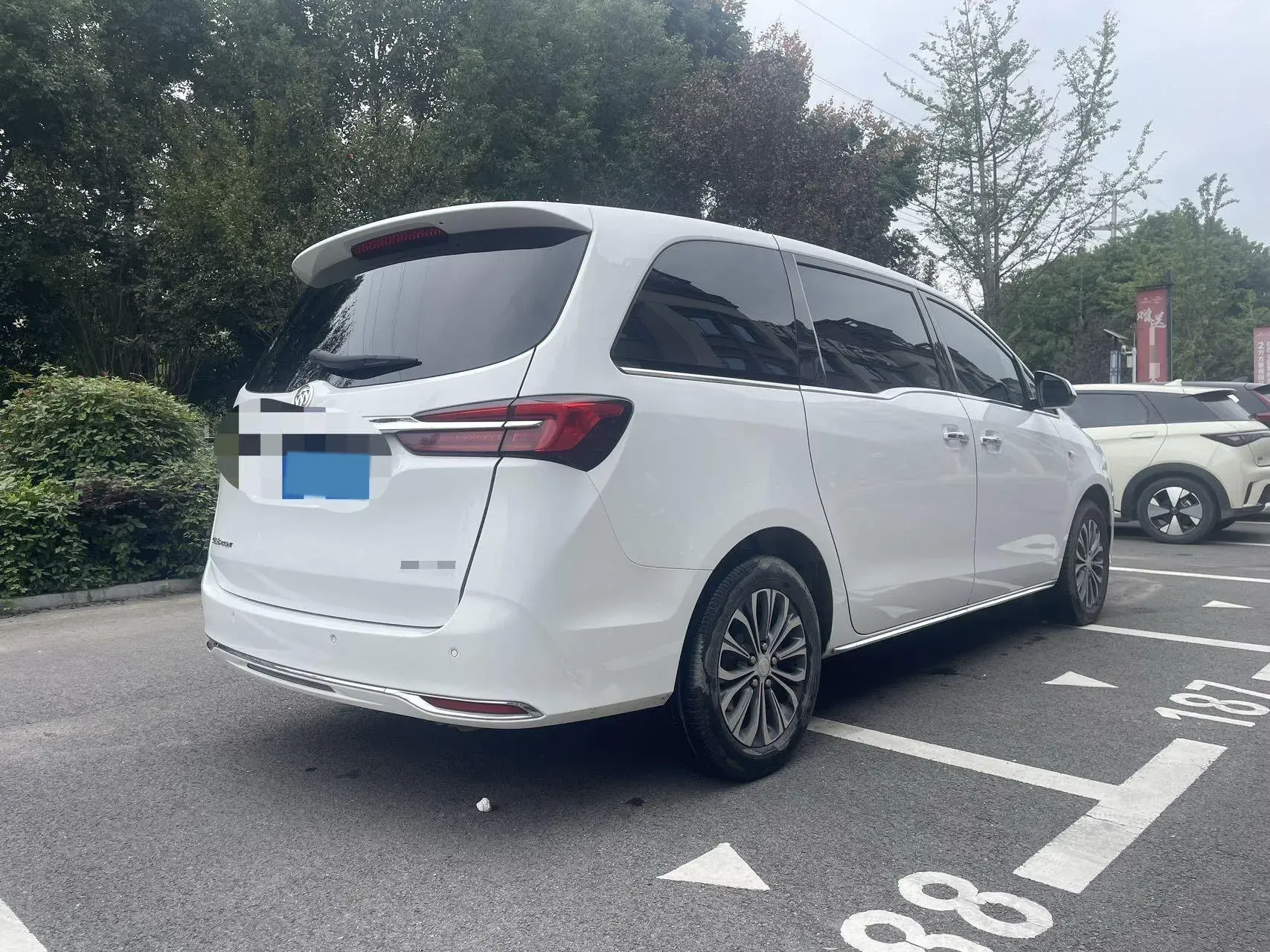 2022 BUICK GL8 thumbnail 3