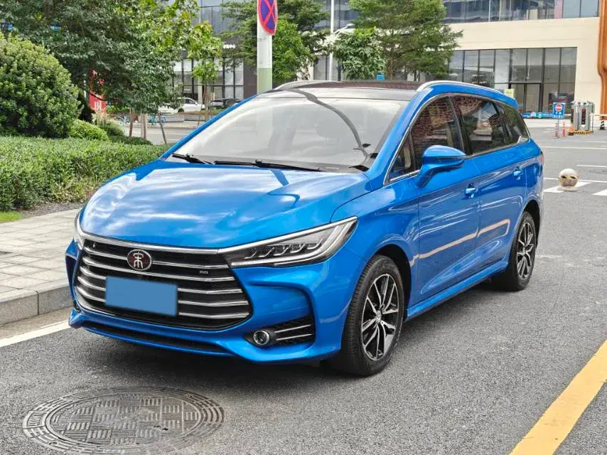 2017 BYD SONG view 1