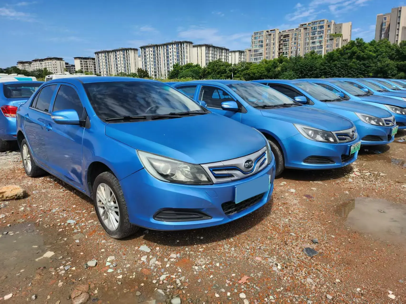 2018 BYD E5 thumbnail 3