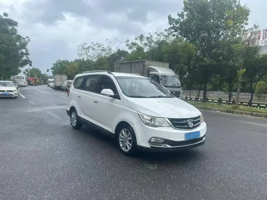 2016 BAOJUN 730 thumbnail 3