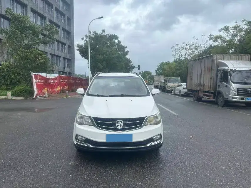 2016 BAOJUN 730 thumbnail 2