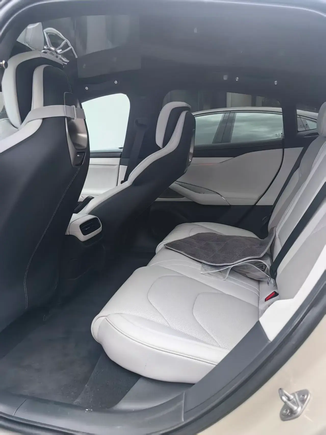 2024 MI SU7 thumbnail 3