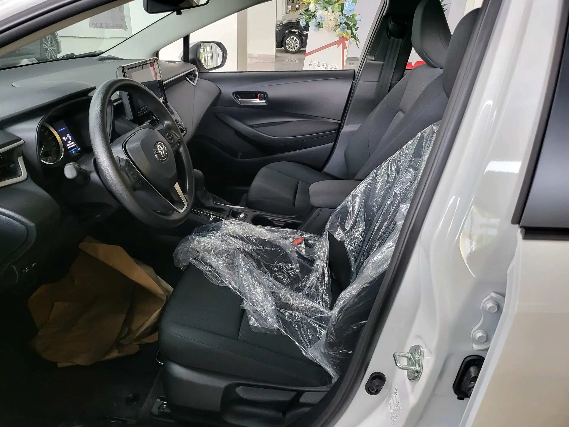 2024 TOYOTA COROLLA thumbnail 4