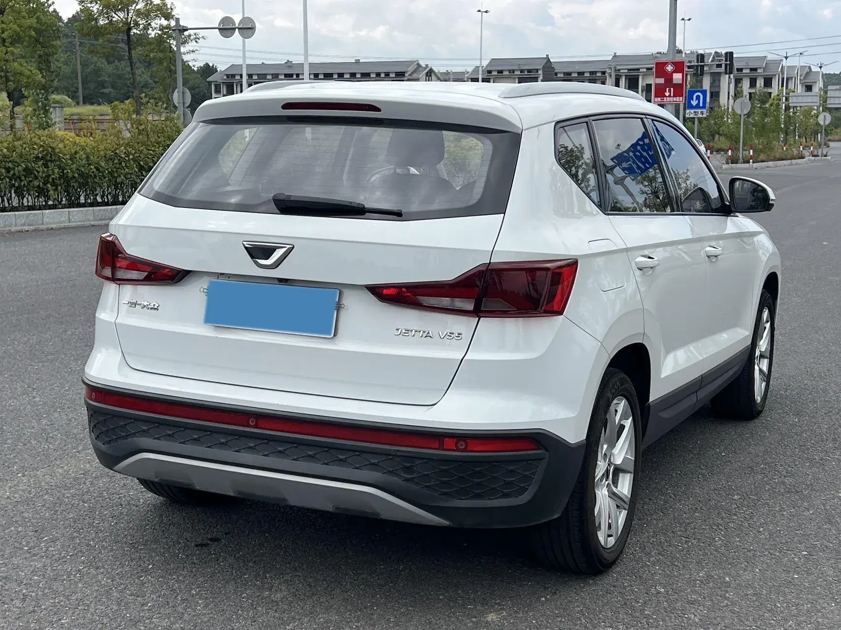 2022 JETTA VS5 thumbnail 3