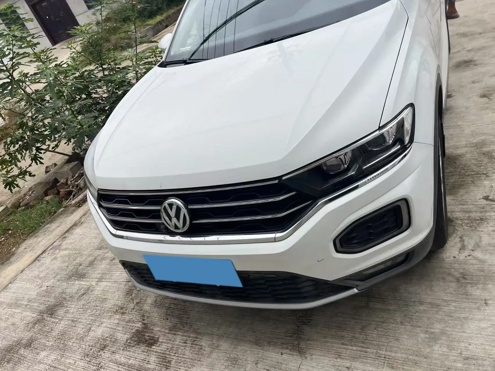 2020 VOLKSWAGEN T-ROC thumbnail 2
