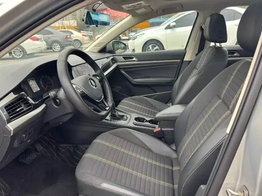 2019 VOLKSWAGEN LAVIDA thumbnail 4