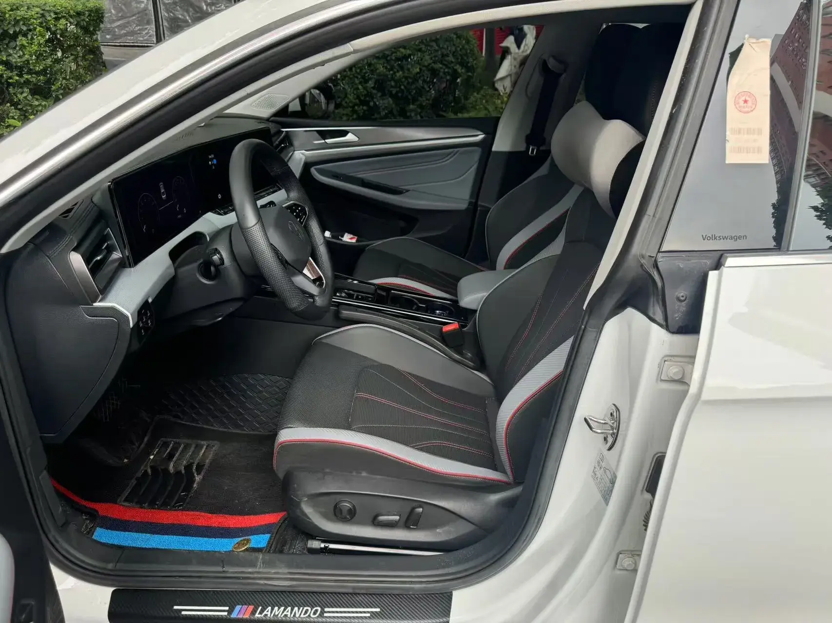 2023 VOLKSWAGEN LAMANDO thumbnail 2