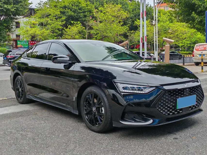 2024 BYD HAN thumbnail 3