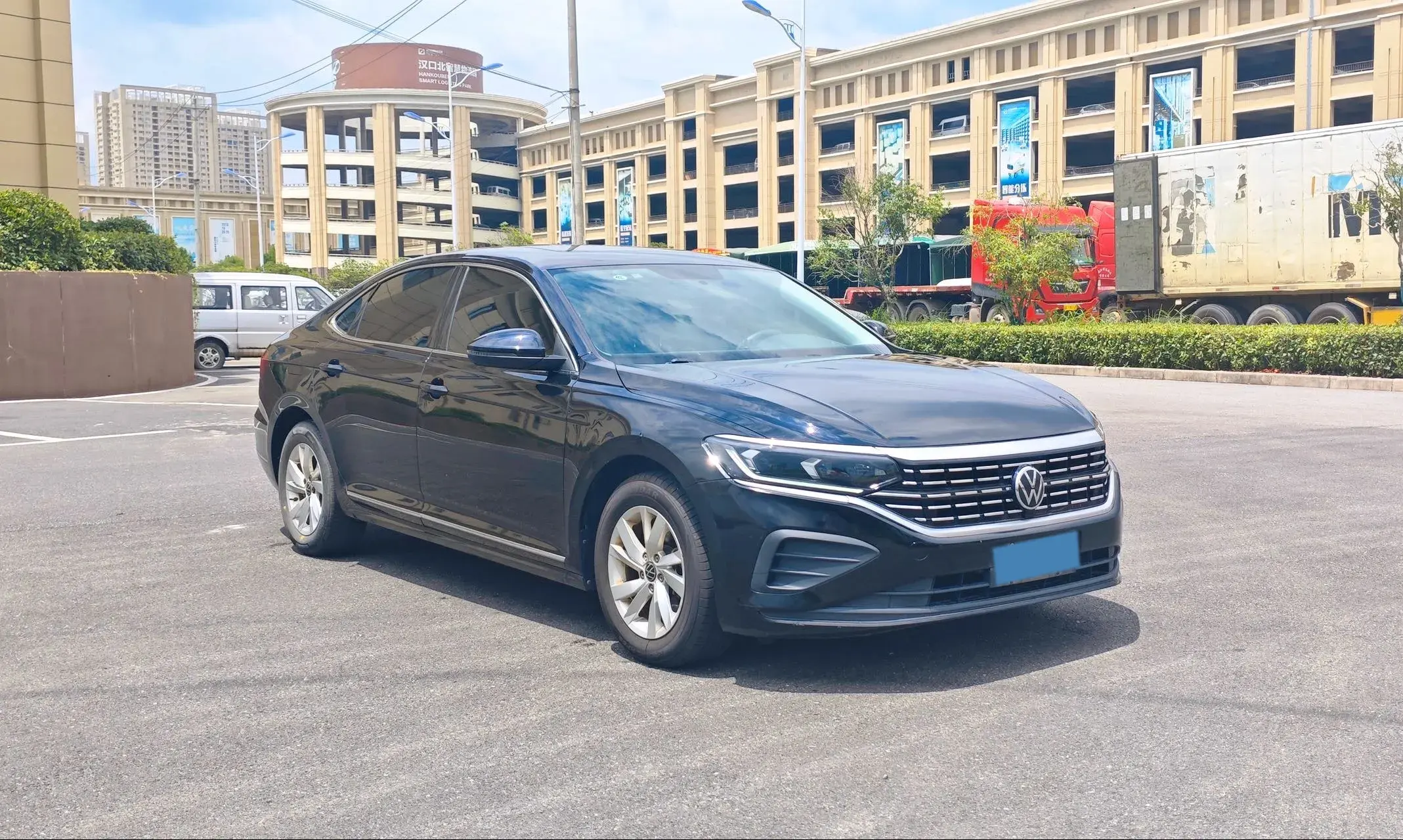 2022 VOLKSWAGEN PASSAT thumbnail 3