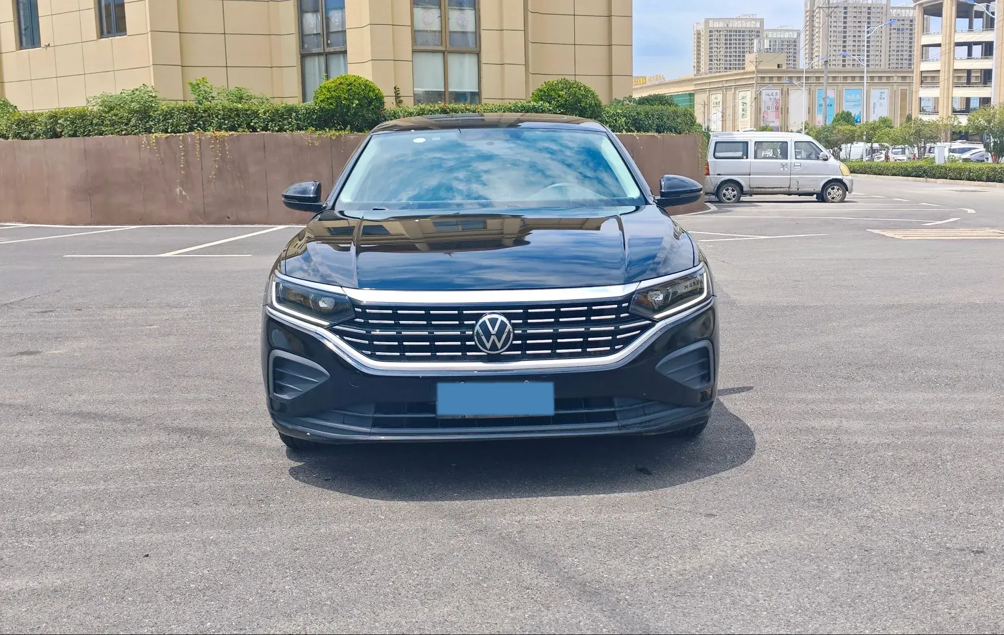 2022 VOLKSWAGEN PASSAT thumbnail 2