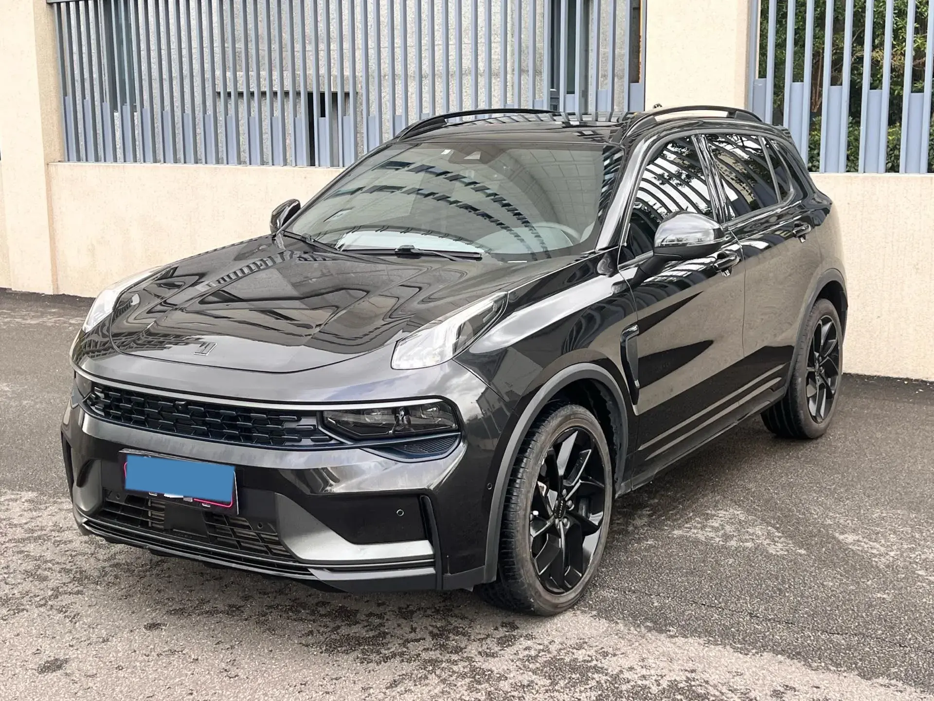 2021 LYNK&CO 01 view 1