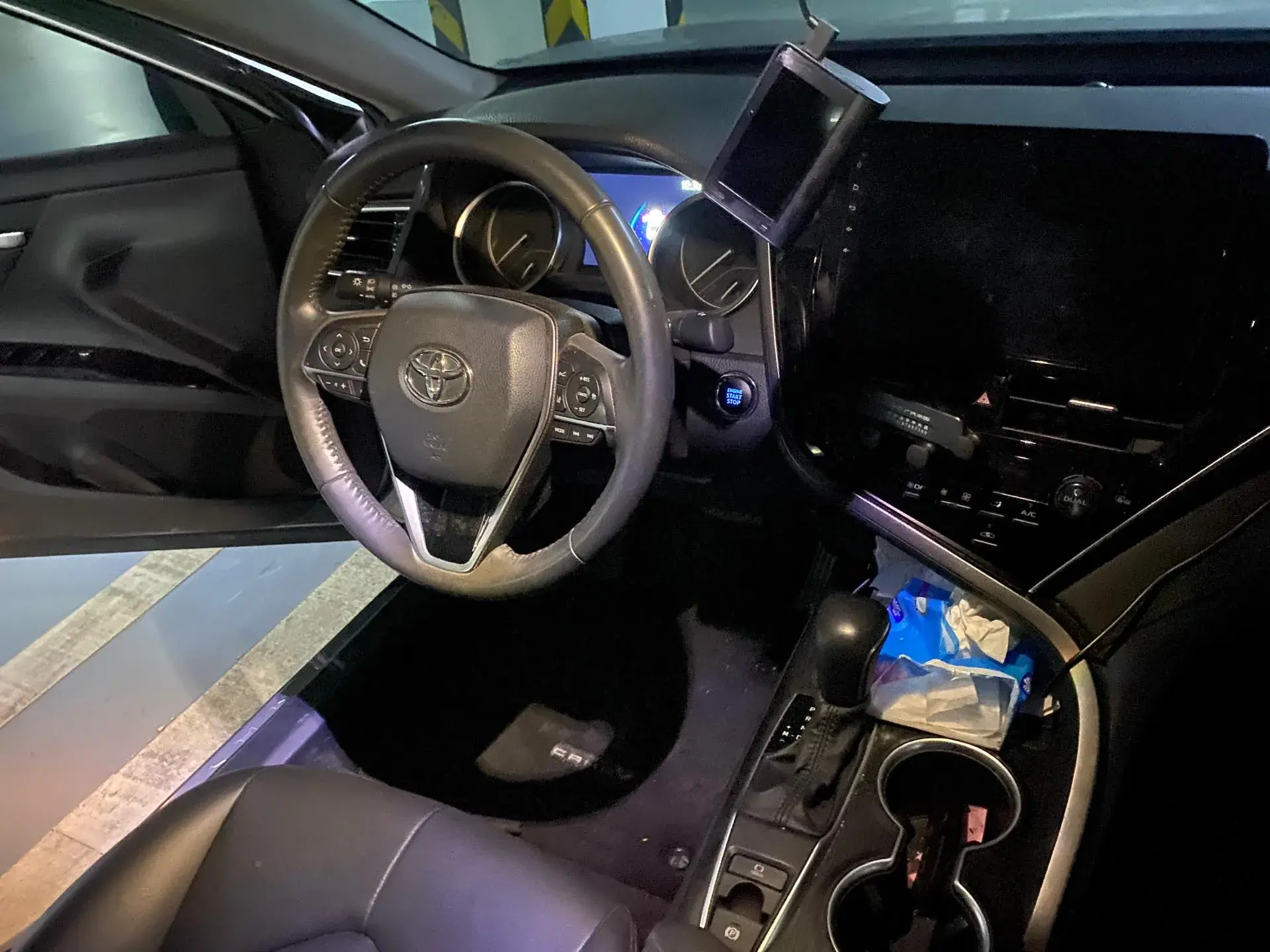 2021 TOYOTA CAMRY thumbnail 3