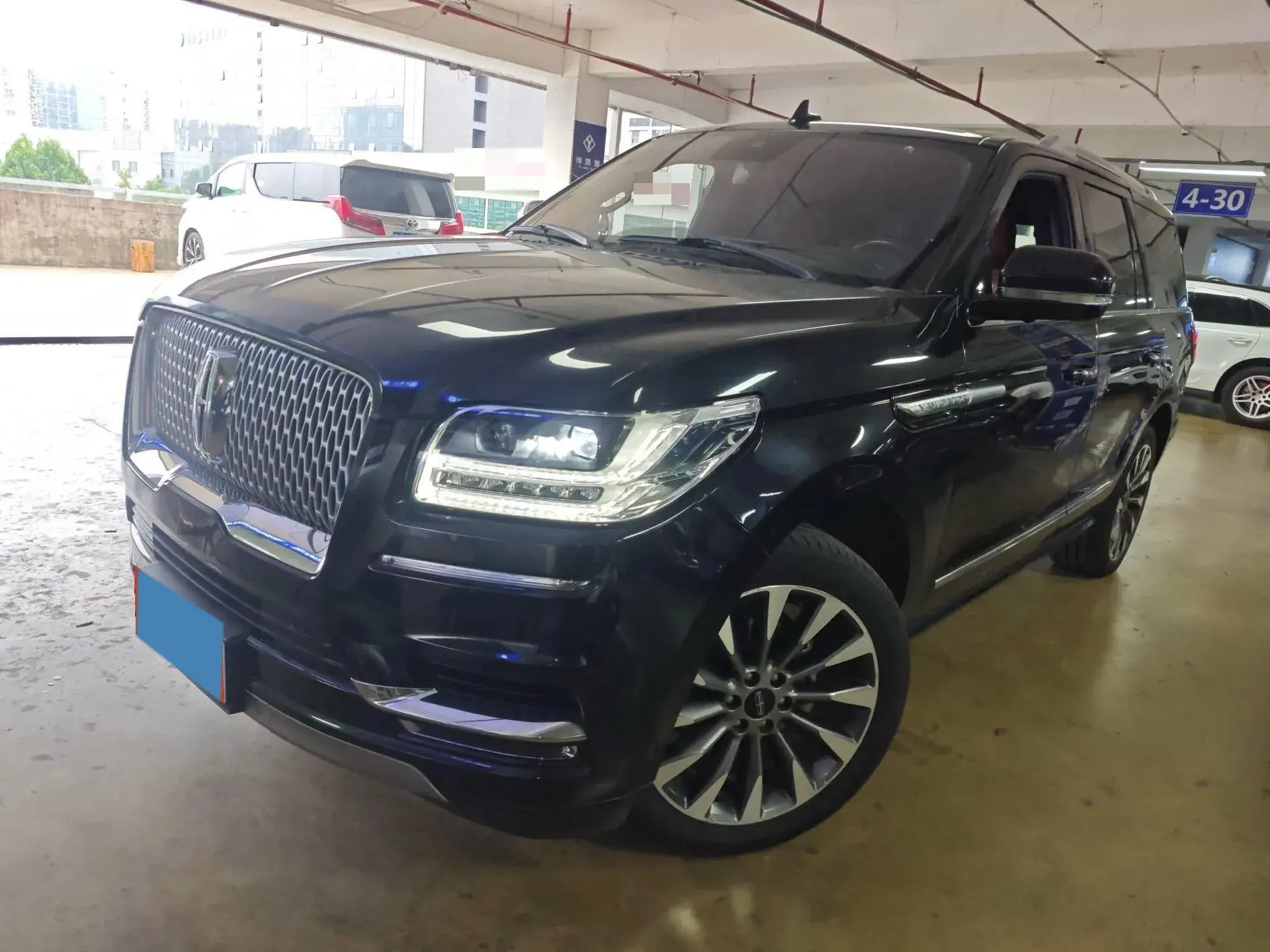 2018 LINCOLN NAVIGATOR view 1