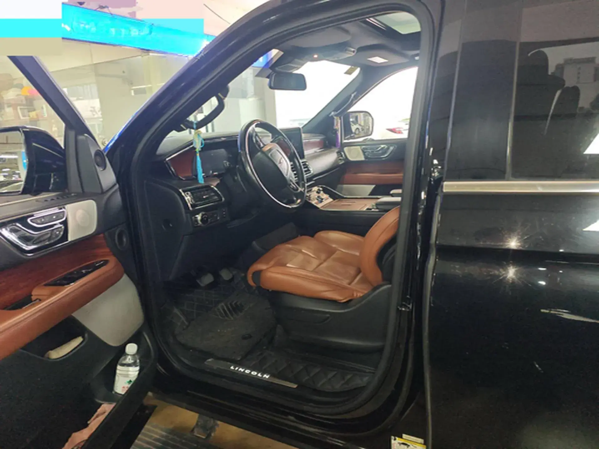 2018 LINCOLN NAVIGATOR thumbnail 3