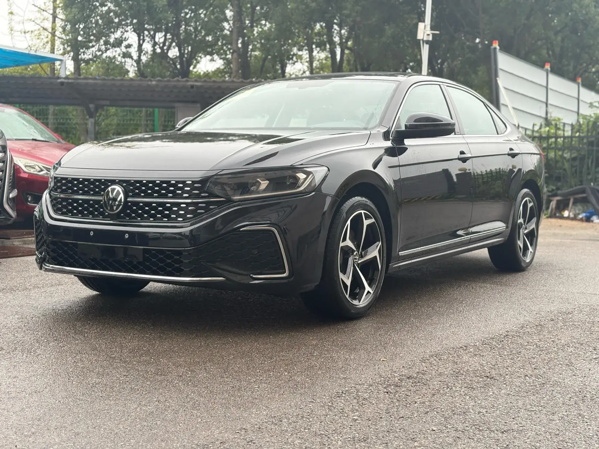 2025 VOLKSWAGEN PASSAT view 1