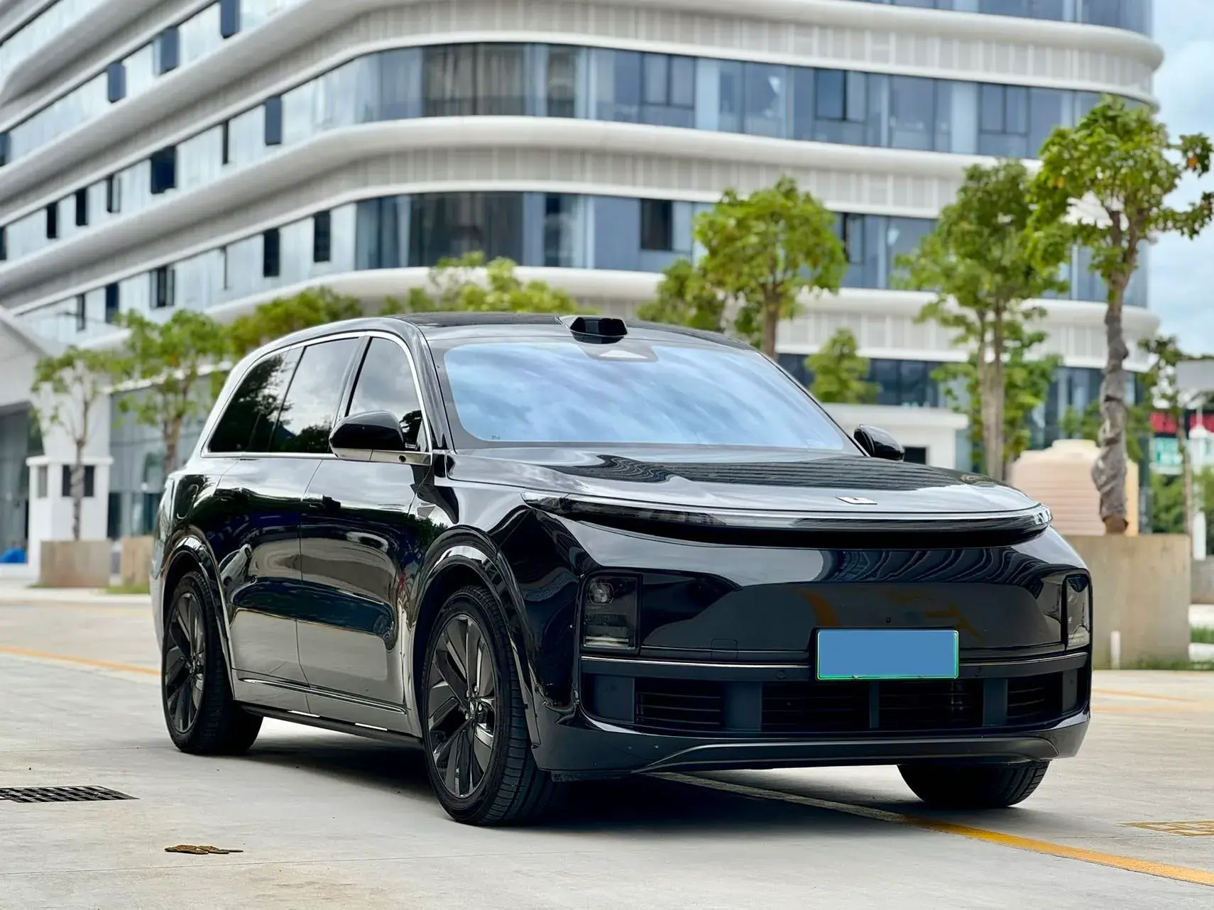 2024 LI L9 thumbnail 3