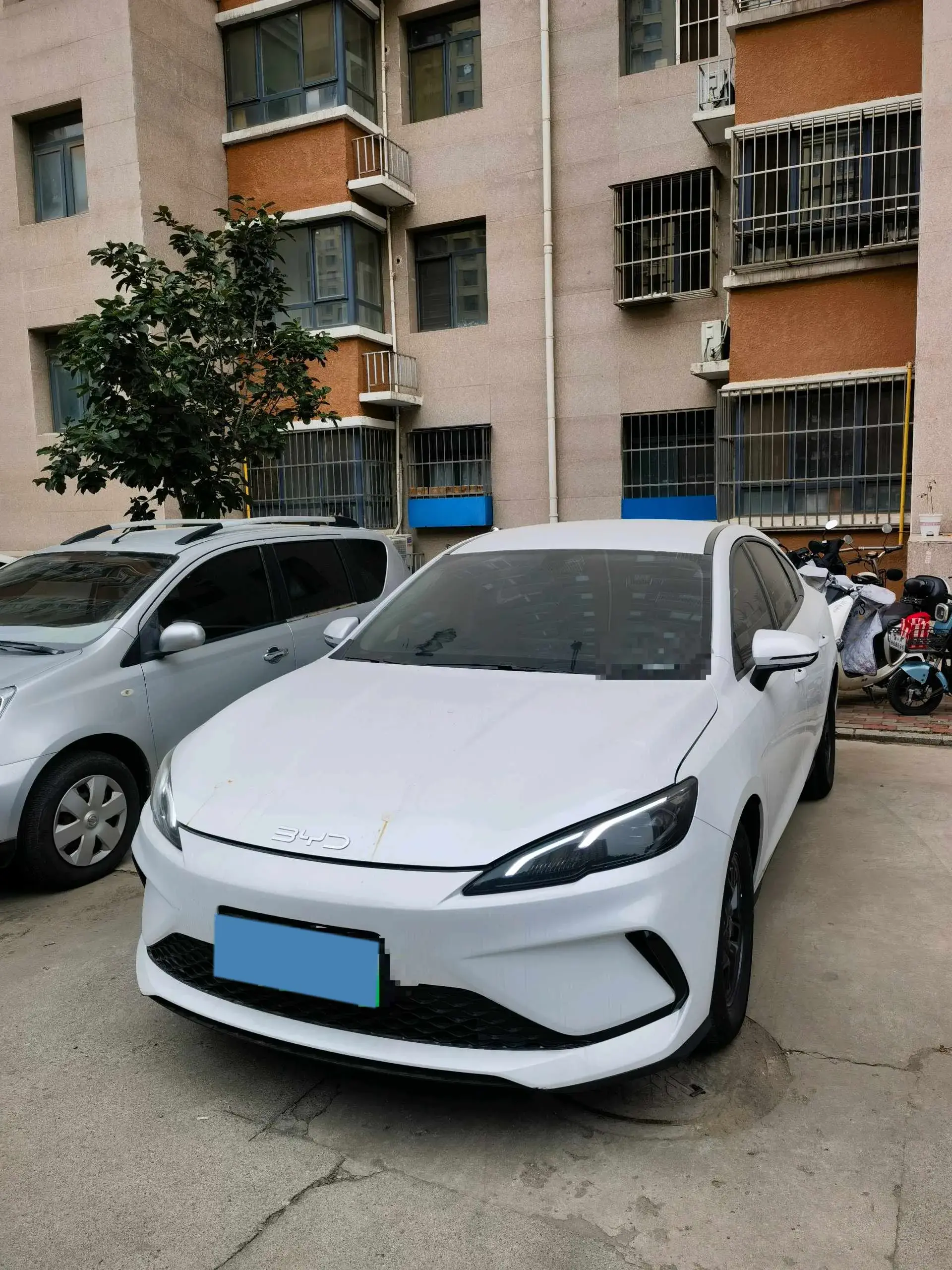 2025 BYD SEAL05 view 1