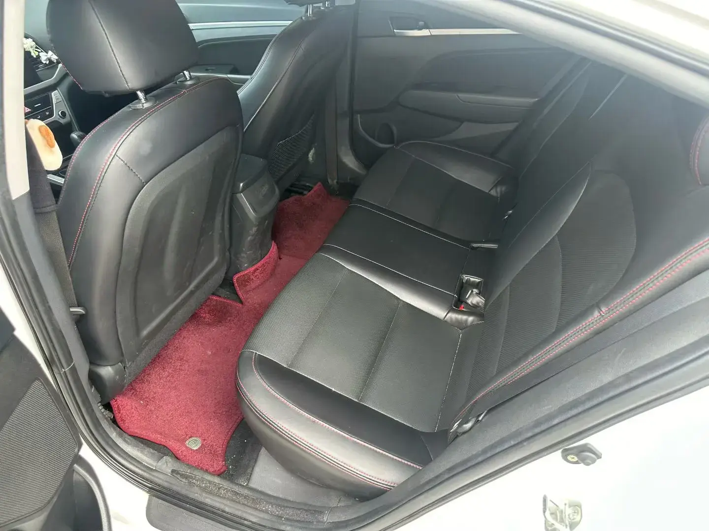 2016 HYUNDAI ELANTRA thumbnail 4