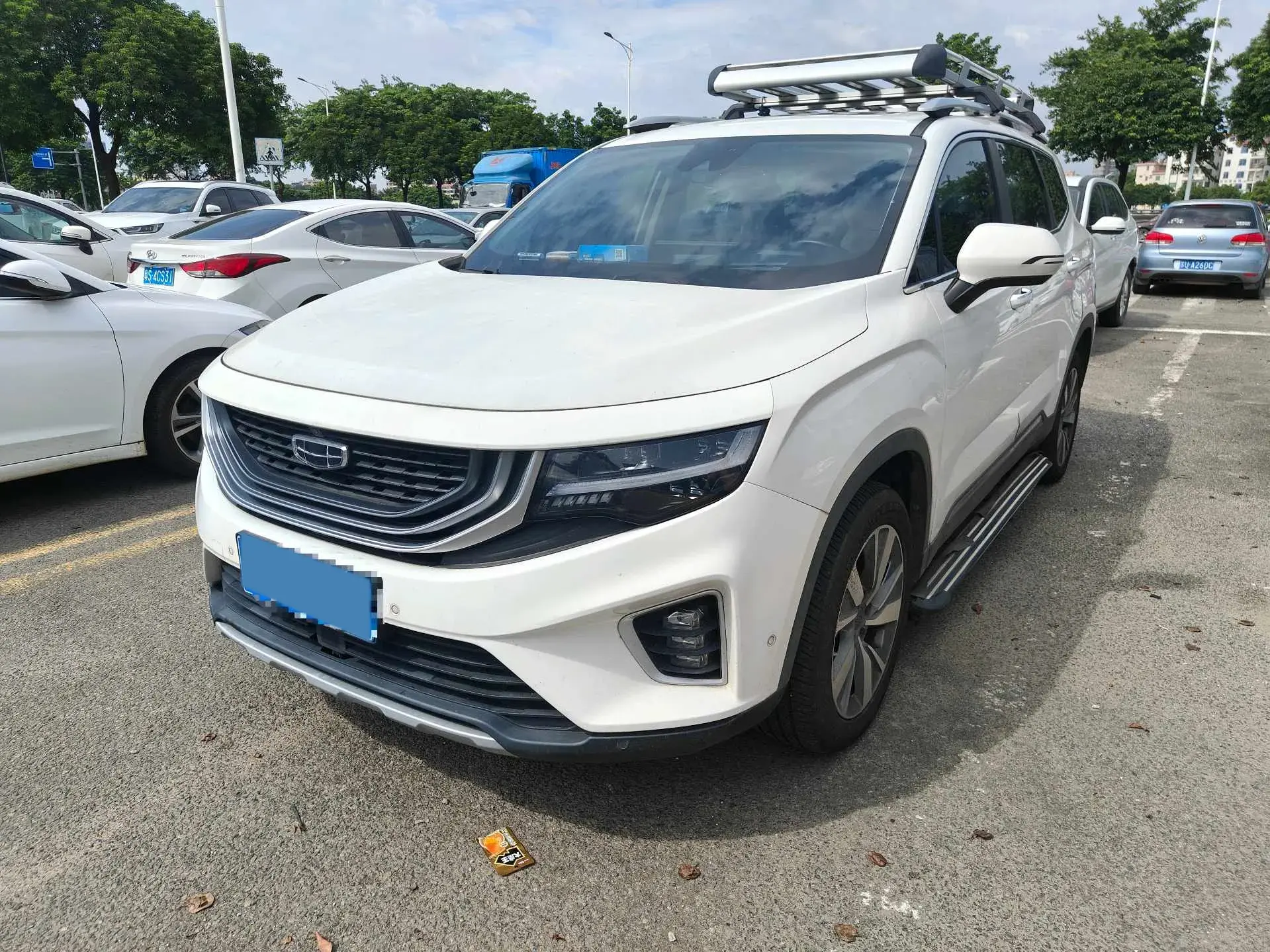 2020 GEELY OKAVANGO view 1