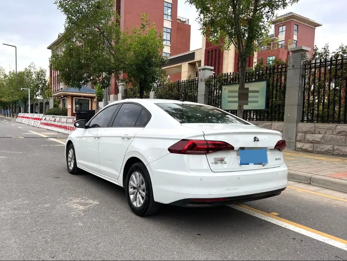 2021 VOLKSWAGEN BORA thumbnail 4