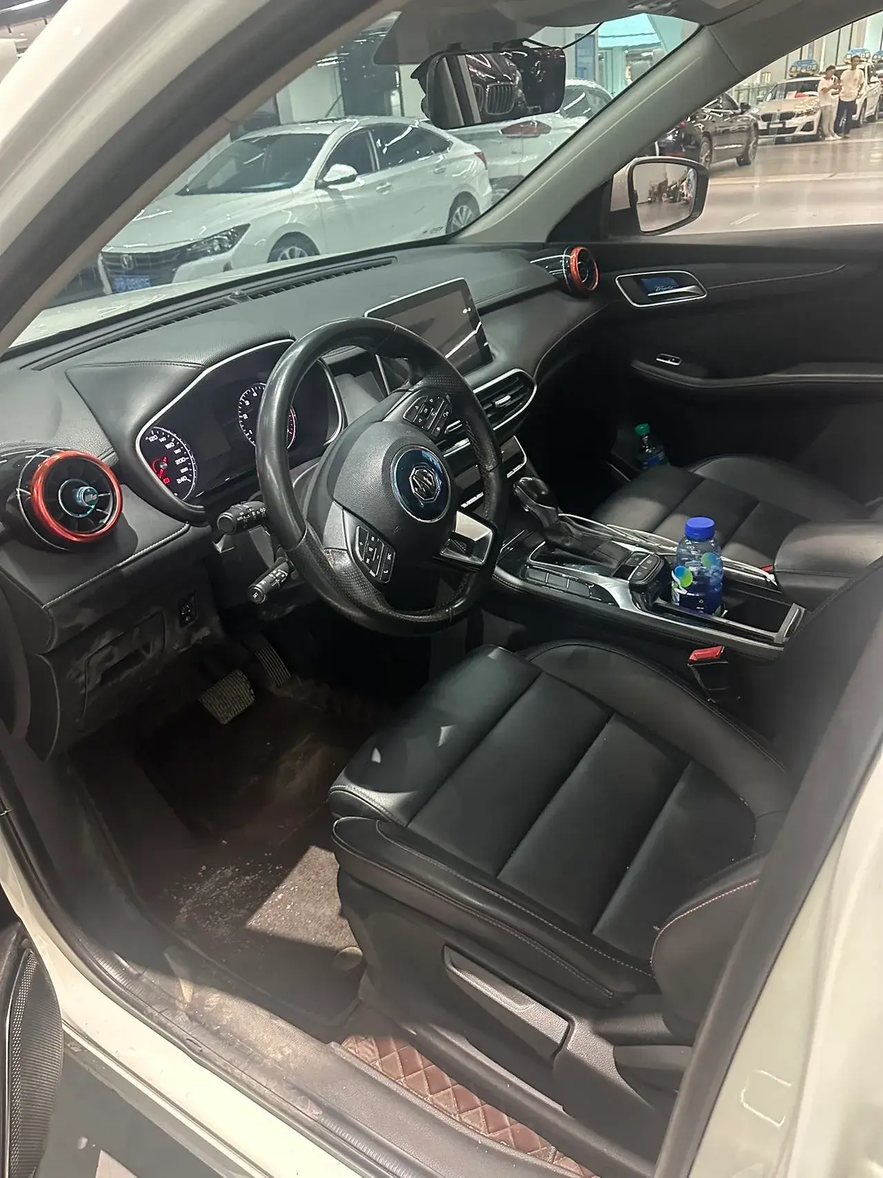 2018 MG HS thumbnail 2