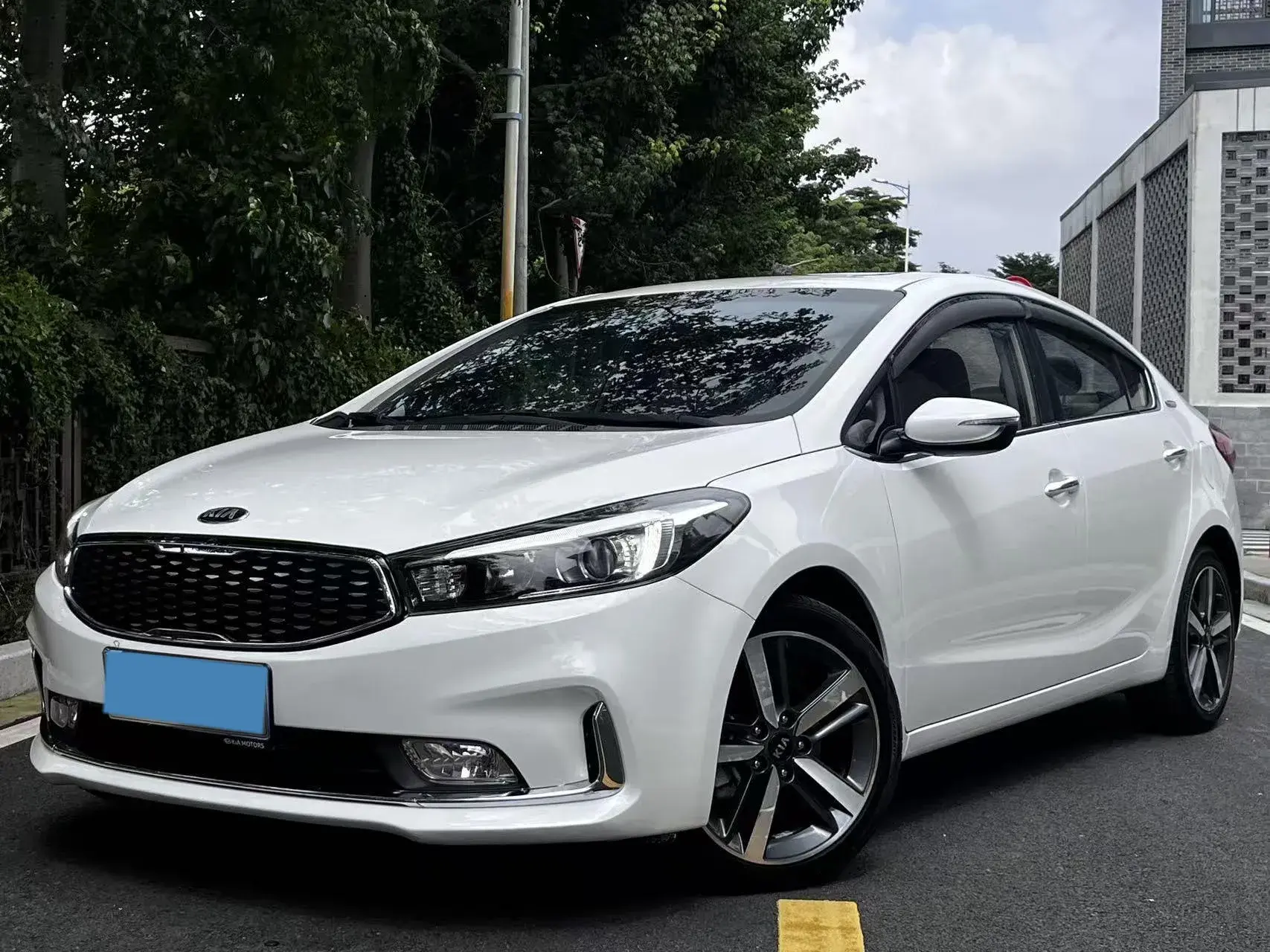 2017 KIA K3 view 1