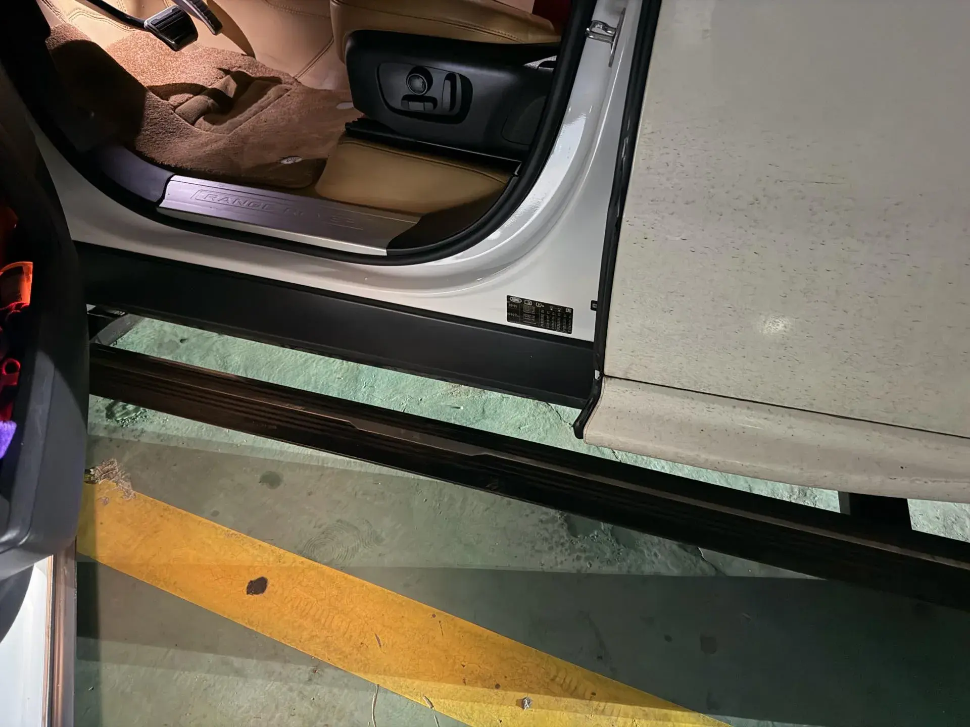 2018 LAND ROVER thumbnail 4