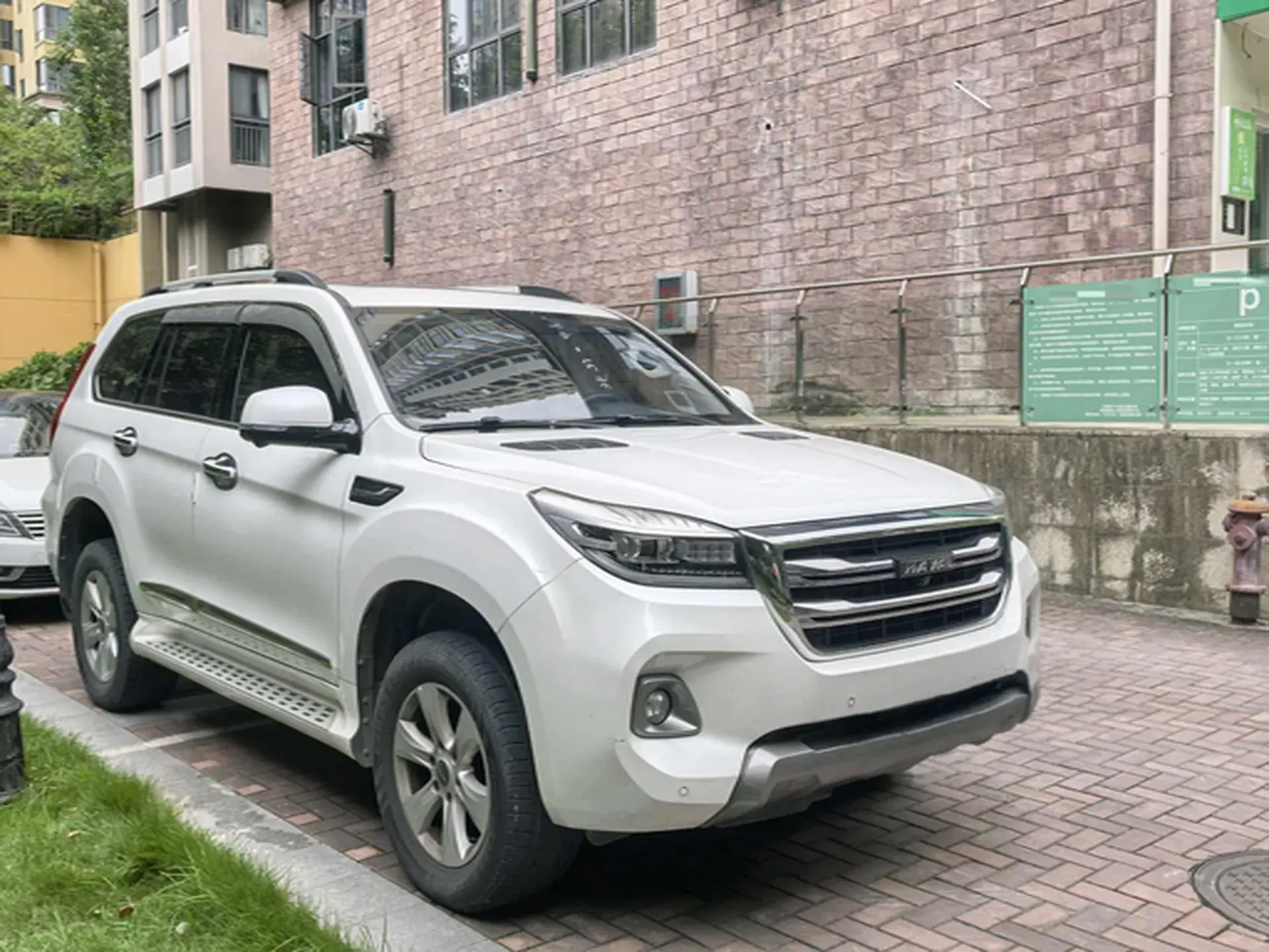 2020 HAVAL H9 thumbnail 2