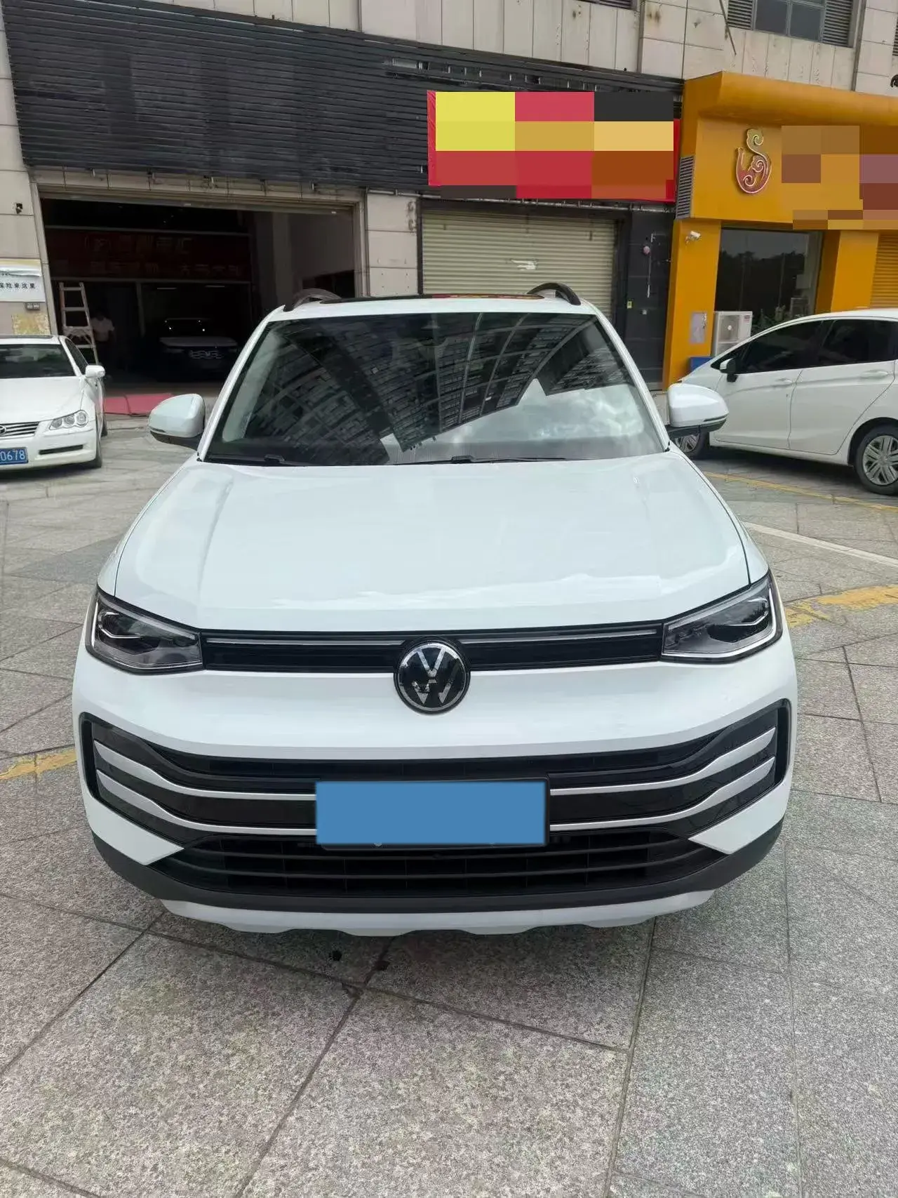 2023 VOLKSWAGEN THARU thumbnail 2