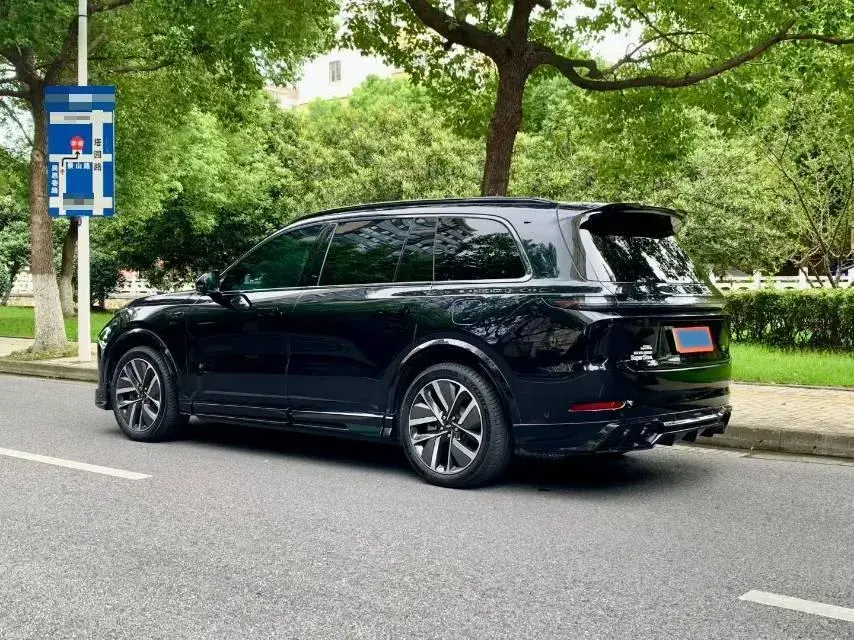 2023 LI L9 thumbnail 3