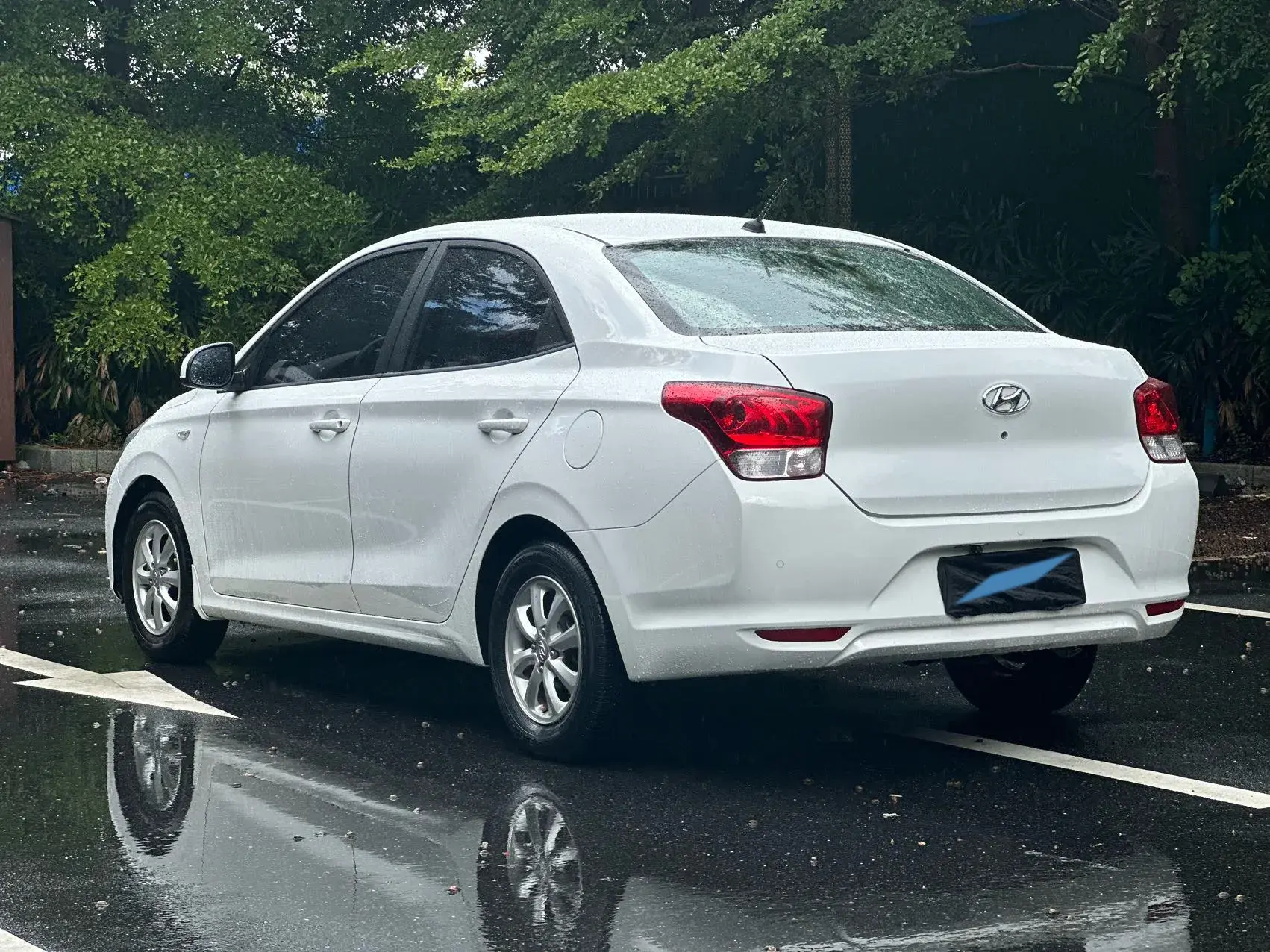 2017 HYUNDAI REINA thumbnail 4