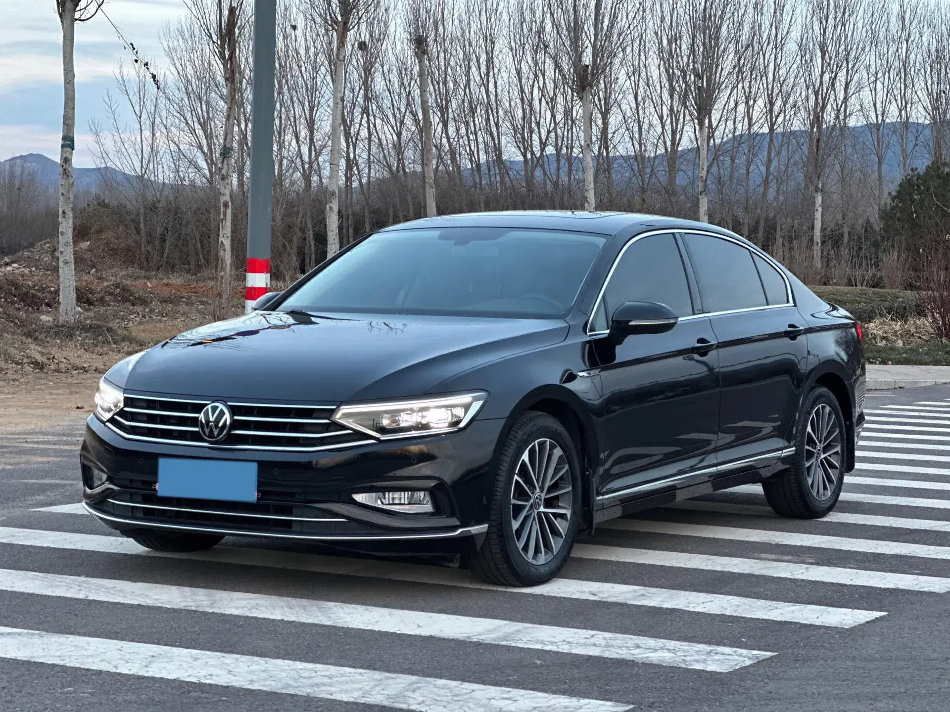 2020 VOLKSWAGEN MAGOTAN view 1