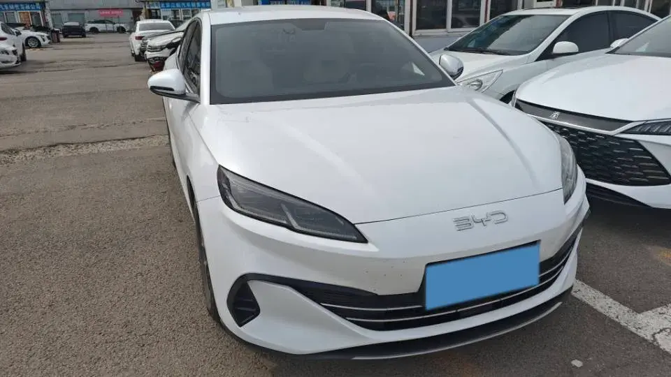 2024 BYD SEAL thumbnail 2