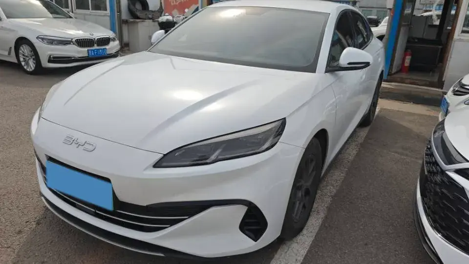 2024 BYD SEAL view 1