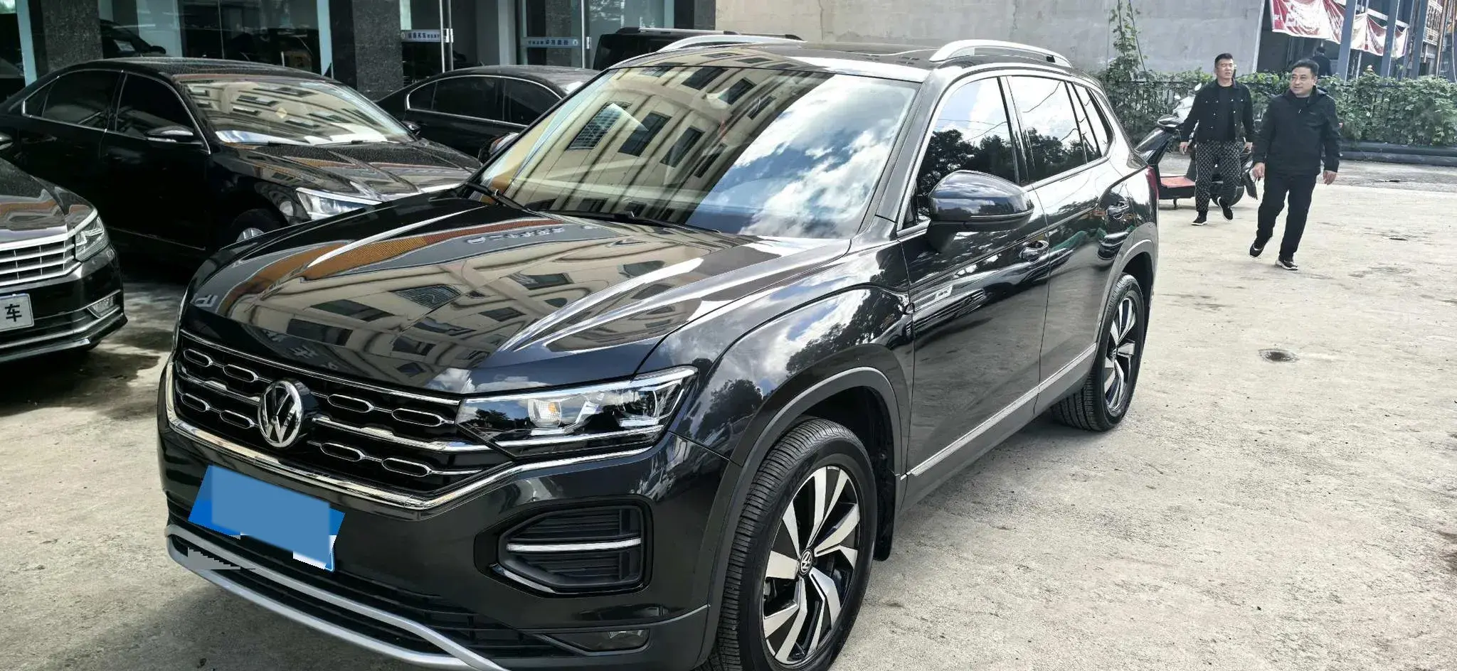 2020 VOLKSWAGEN TAYRON view 1