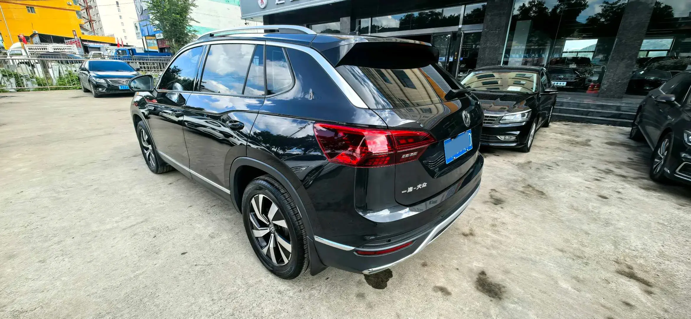 2020 VOLKSWAGEN TAYRON thumbnail 4